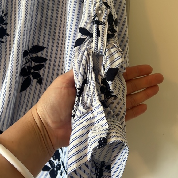 Maurice’s floral blouse. - Picture 5 of 5